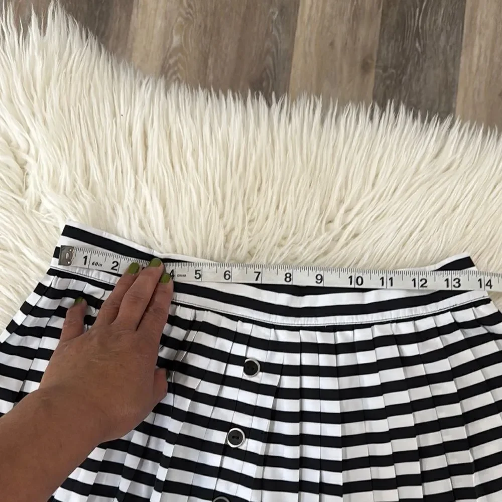 Candie’s Striped Black and White Mini Skirt Size M
